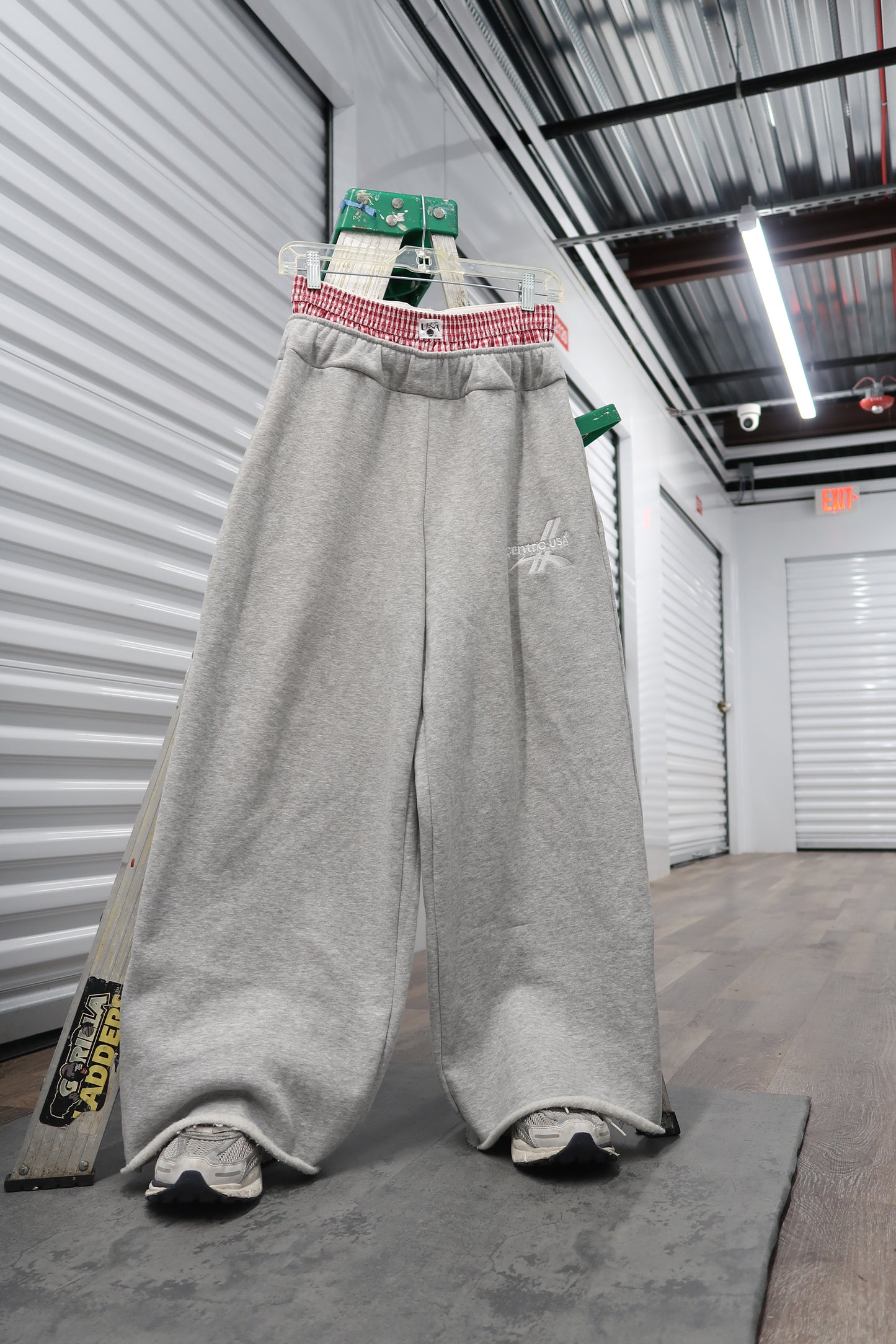 Double waist “Raw Edge” Sweats
